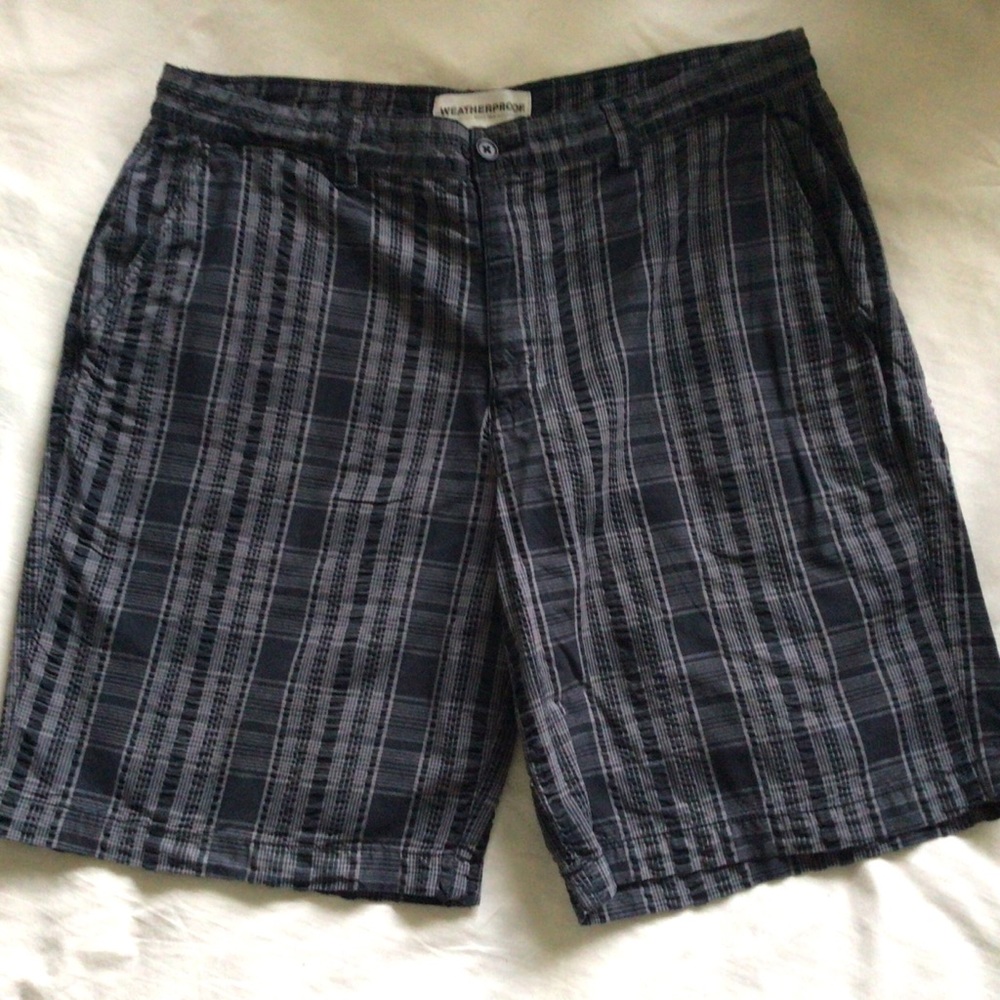 Weatherproof Black and Gray Plaid Shorts Flat Front 4 Pockets Size 38